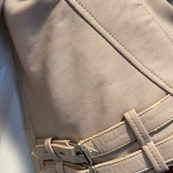 Abercrombie and Fitch Women's Vegan Leather Moto Jacket - Picture 4 of 8